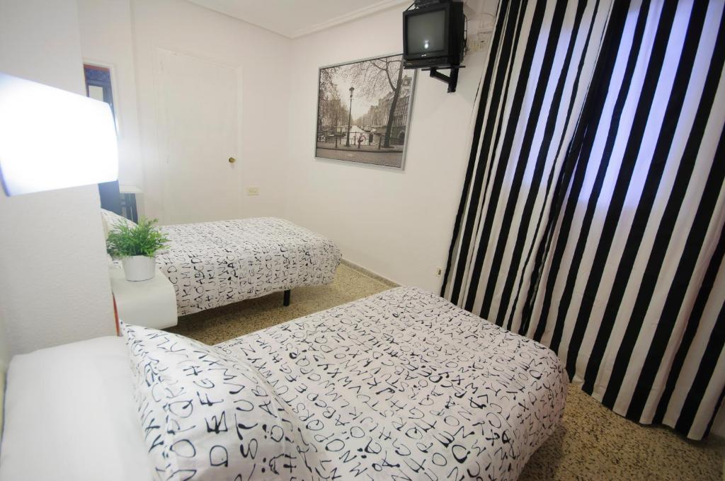 Hostal On Dormire Валенсия Номер фото