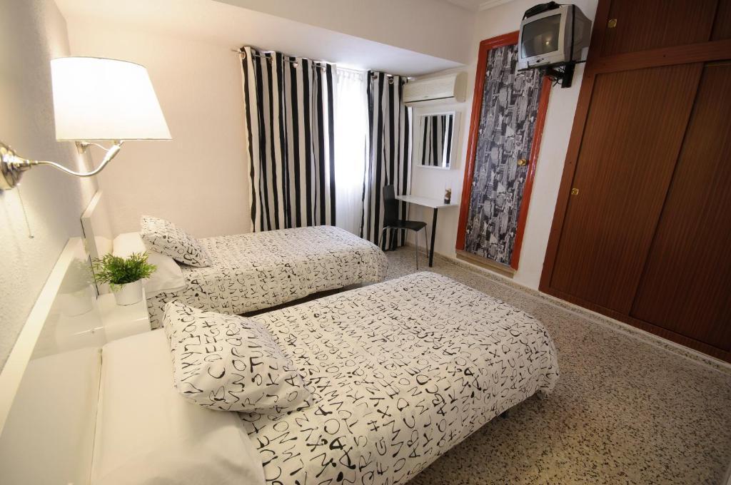 Hostal On Dormire Валенсия Номер фото