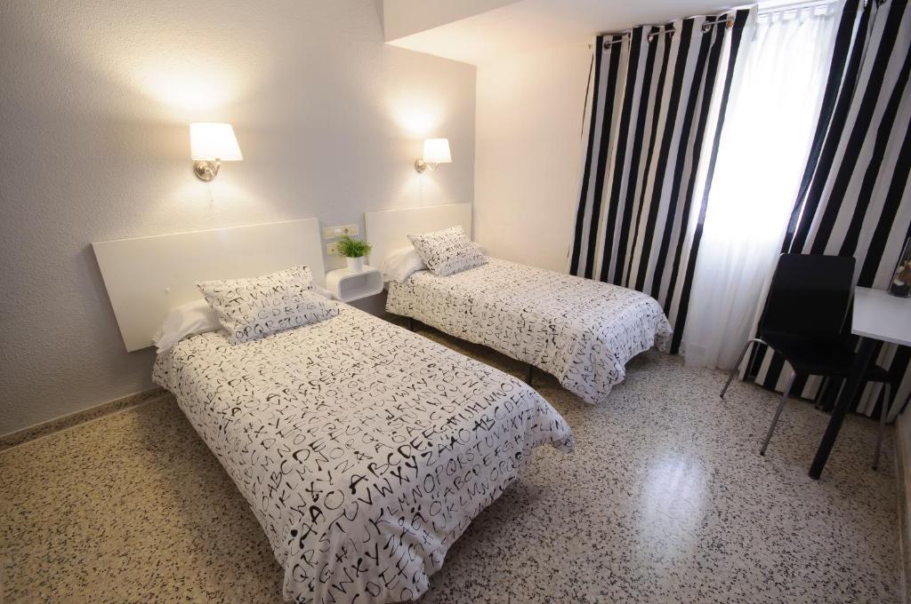 Hostal On Dormire Валенсия Номер фото