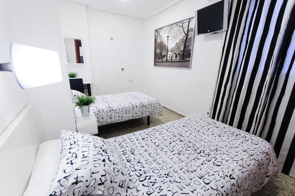 Hostal On Dormire Валенсия Экстерьер фото